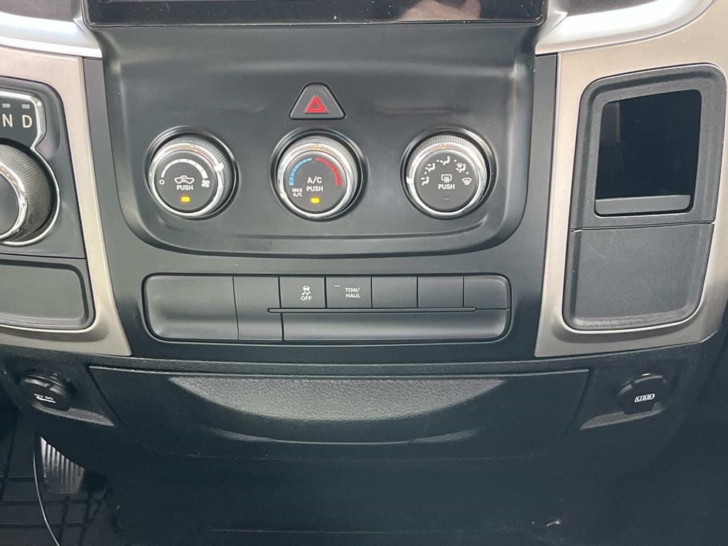 2017 RAM 1500 SLT