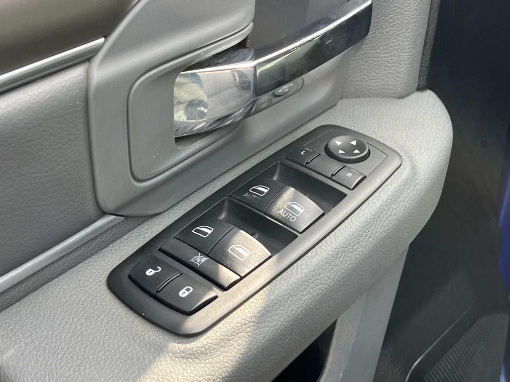 2017 RAM 1500 SLT