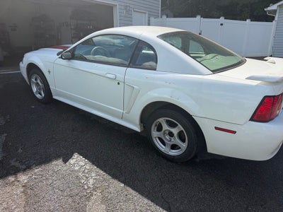 2003 Ford Mustang V6