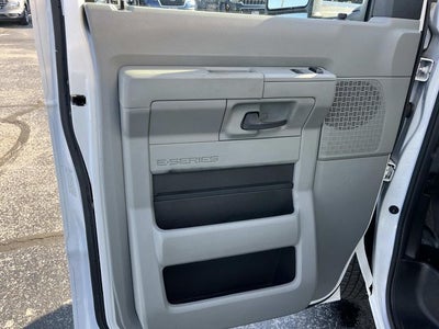 2022 Ford E-350SD Base Cutaway