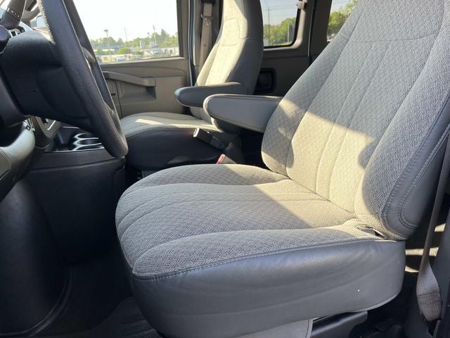 2024 Chevrolet Express 3500 LT Passenger