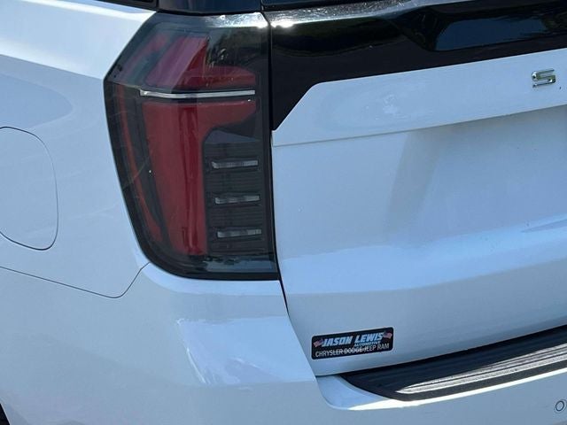 2025 Chevrolet Suburban LT