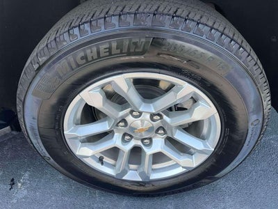 2025 Chevrolet Suburban LT