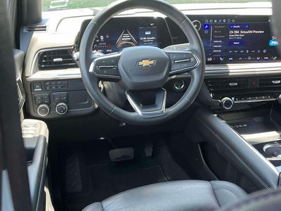2025 Chevrolet Suburban LT