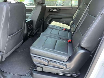 2025 Chevrolet Suburban LT