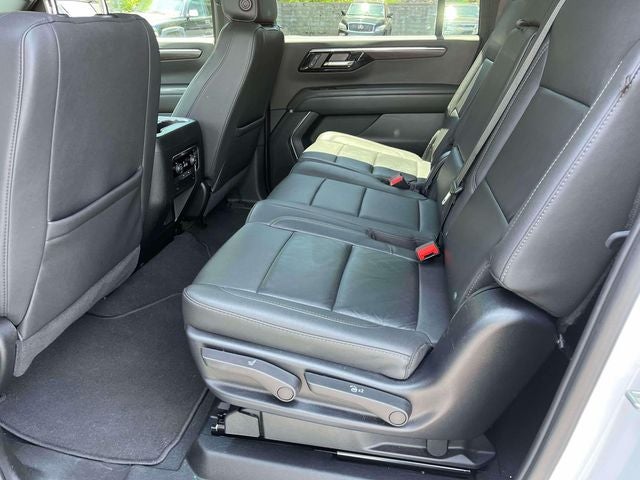 2025 Chevrolet Suburban LT