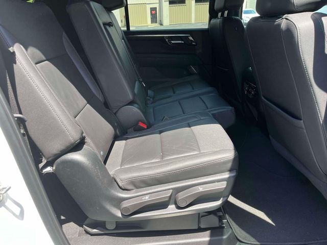 2025 Chevrolet Suburban LT