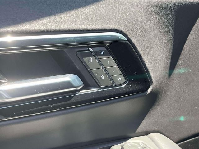 2025 Chevrolet Suburban LT