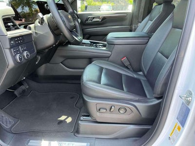2025 Chevrolet Suburban LT