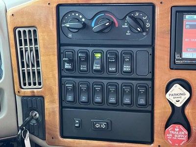 2008 International DuraStar 4400 SBA LP 4X2