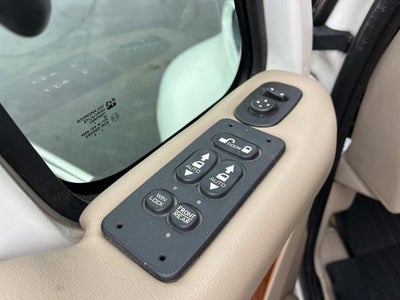 2008 International DuraStar 4400 SBA LP 4X2