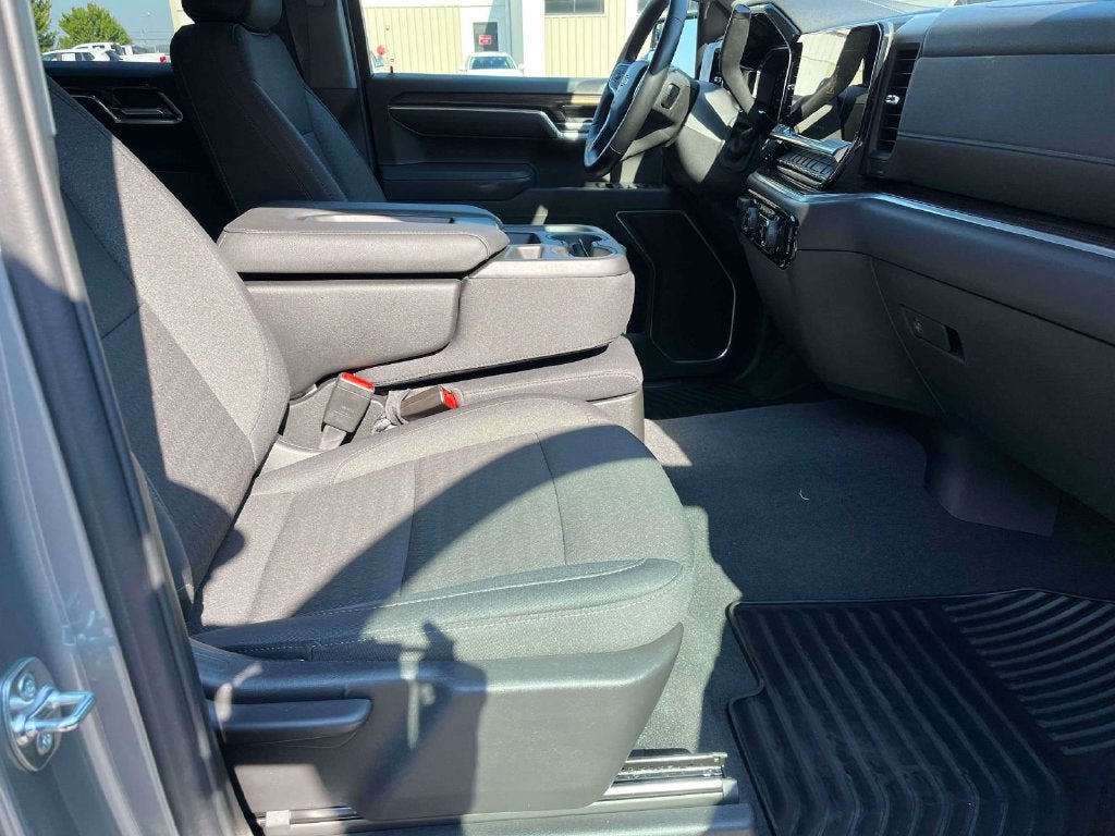 2026 Chevrolet Silverado 1500 LT LT1