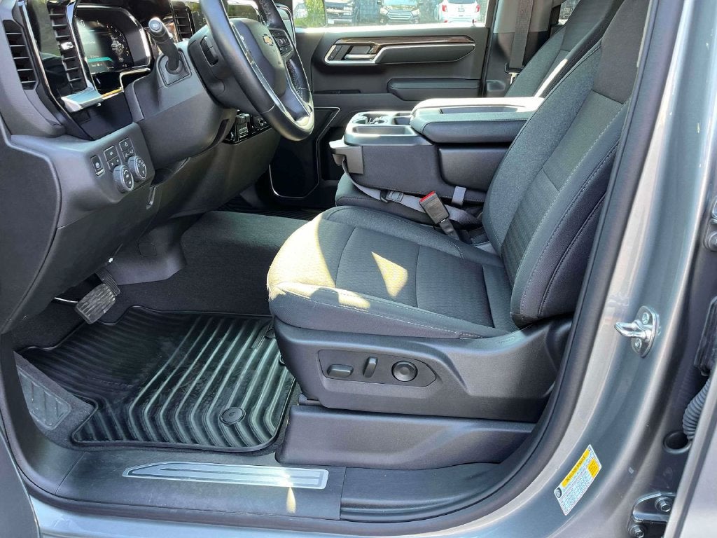 2026 Chevrolet Silverado 1500 LT LT1