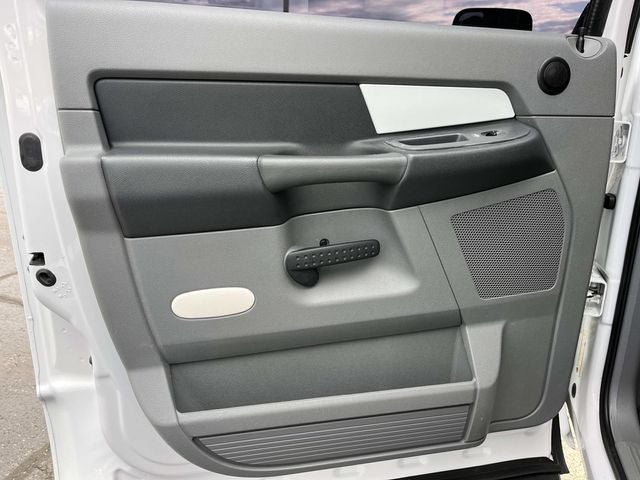 2008 Dodge Ram 2500 SXT Mega Cab