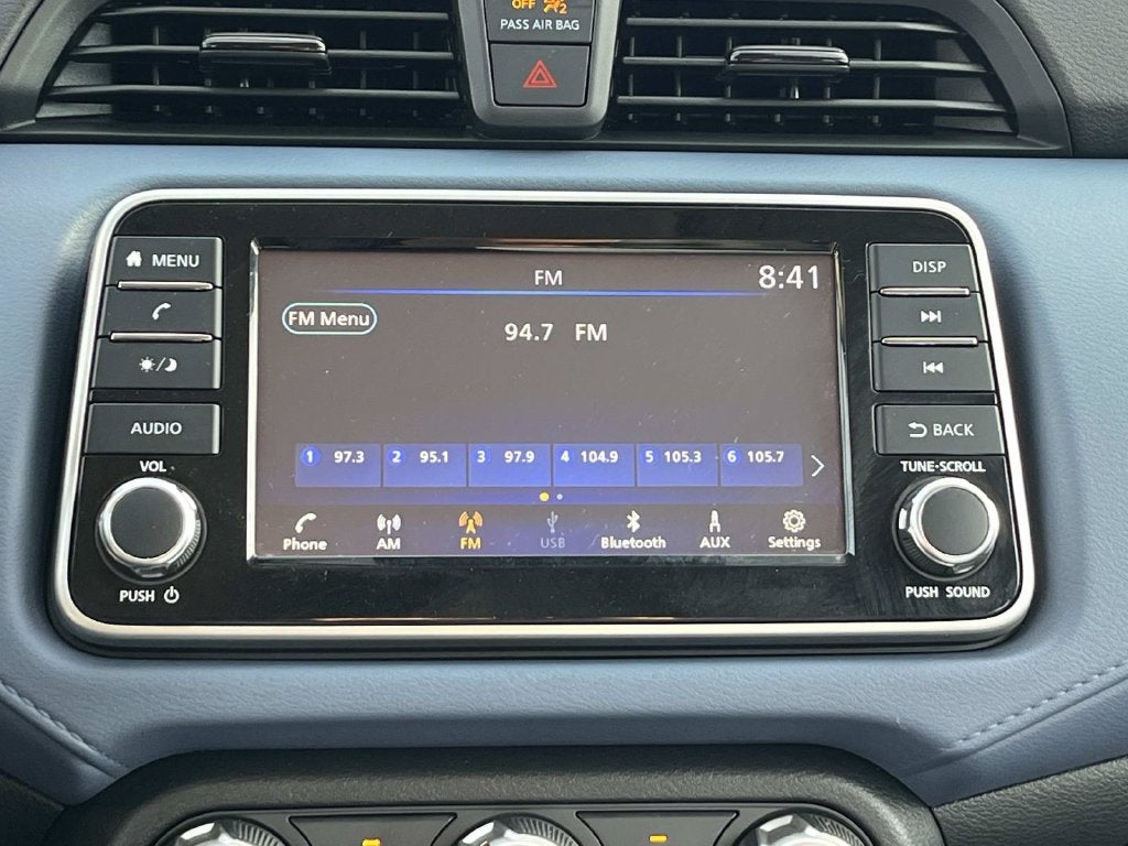 2023 Nissan Versa 1.6 SV