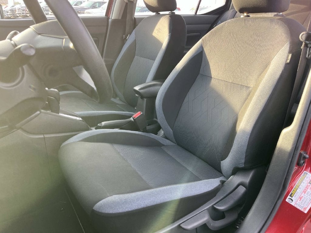 2023 Nissan Versa 1.6 SV
