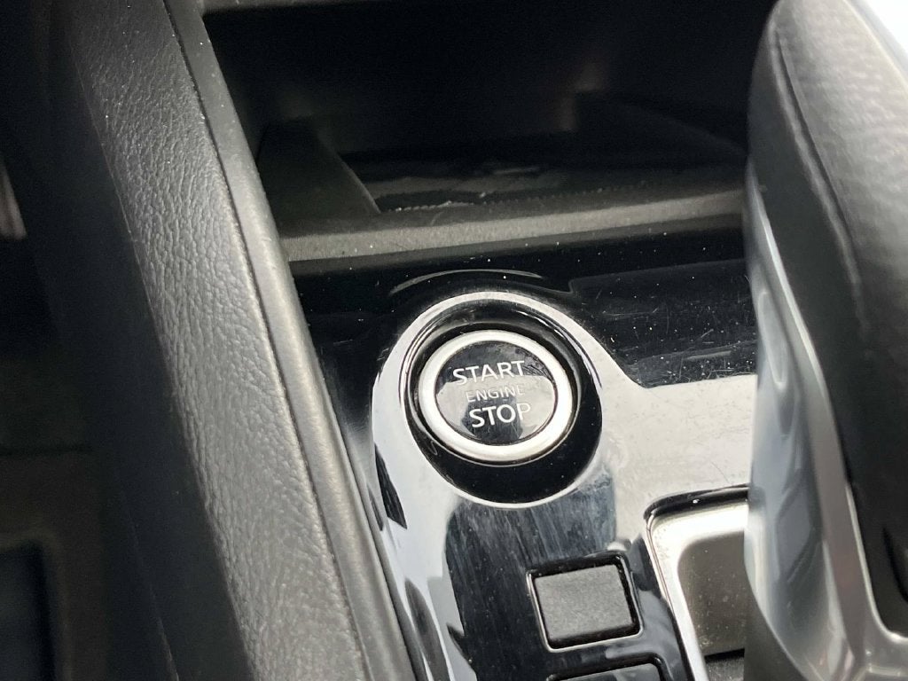 2024 Nissan Versa 1.6 SR