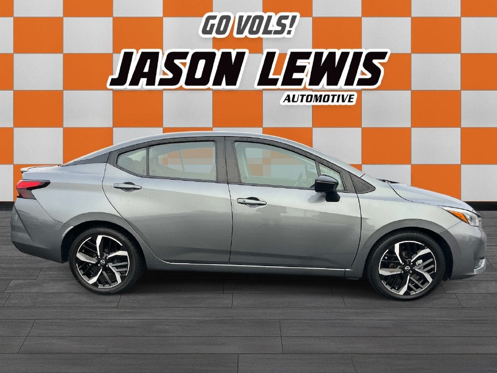 2024 Nissan Versa 1.6 SR