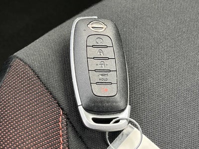 2024 Nissan Versa 1.6 SR