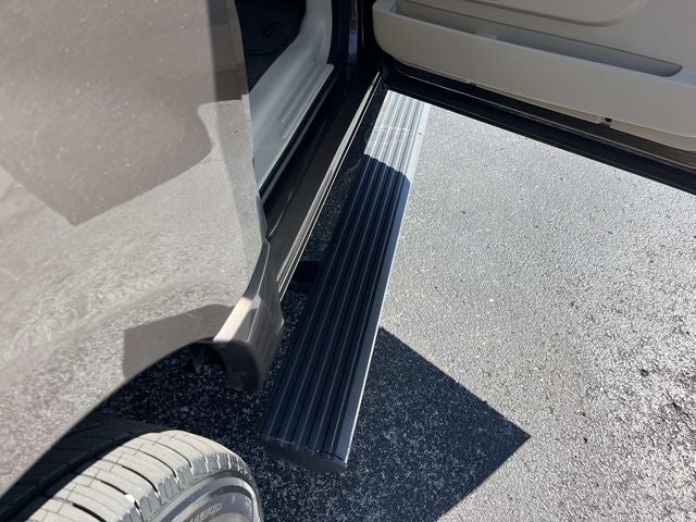 2015 Lincoln Navigator L Base