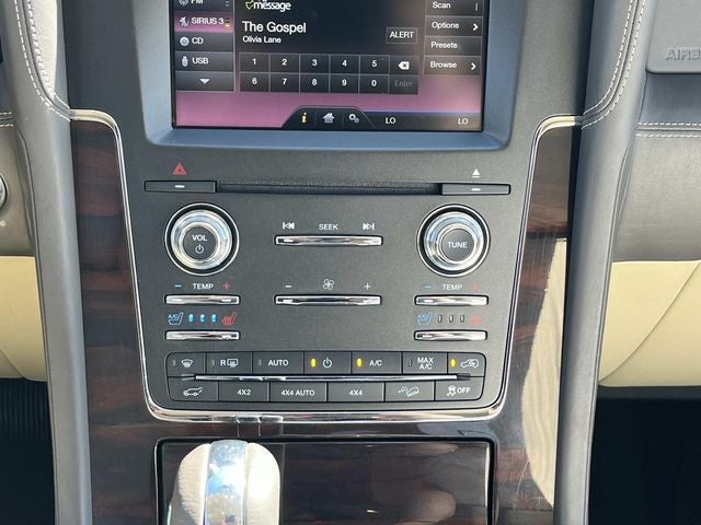 2015 Lincoln Navigator L Base