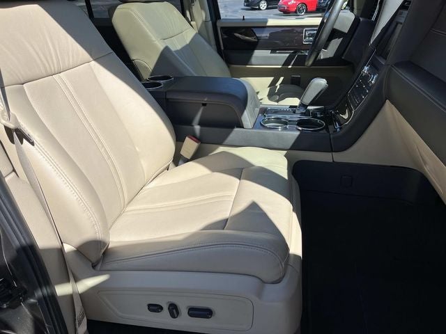 2015 Lincoln Navigator L Base