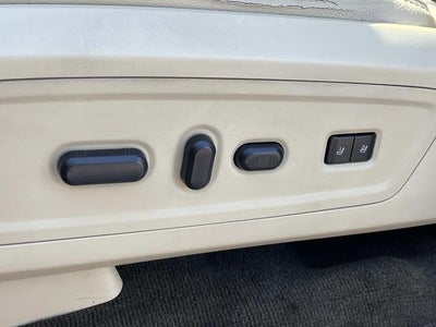 2015 Lincoln Navigator L Base