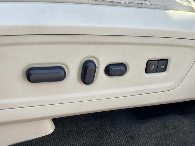 2015 Lincoln Navigator L Base