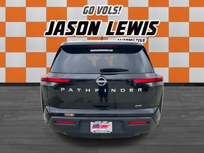 2025 Nissan Pathfinder SV