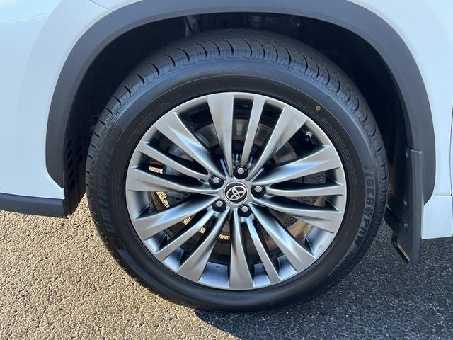 2021 Toyota Highlander Hybrid Platinum