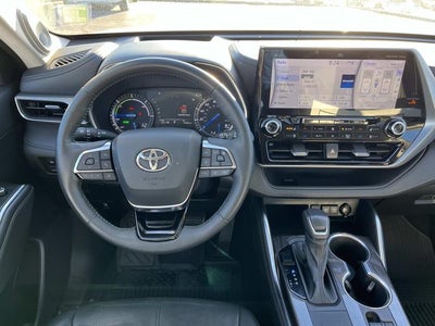 2021 Toyota Highlander Hybrid Platinum