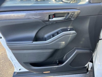 2021 Toyota Highlander Hybrid Platinum