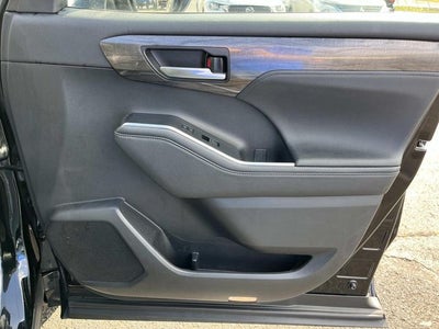 2023 Toyota Highlander Platinum