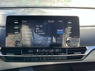 2024 Toyota Sienna XLE 8 Passenger