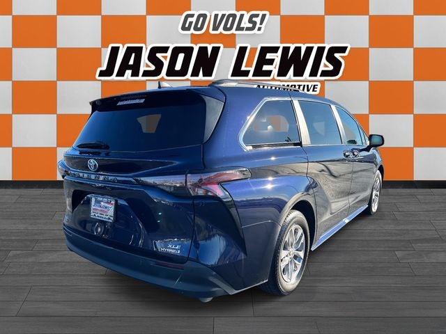 2024 Toyota Sienna XLE 8 Passenger