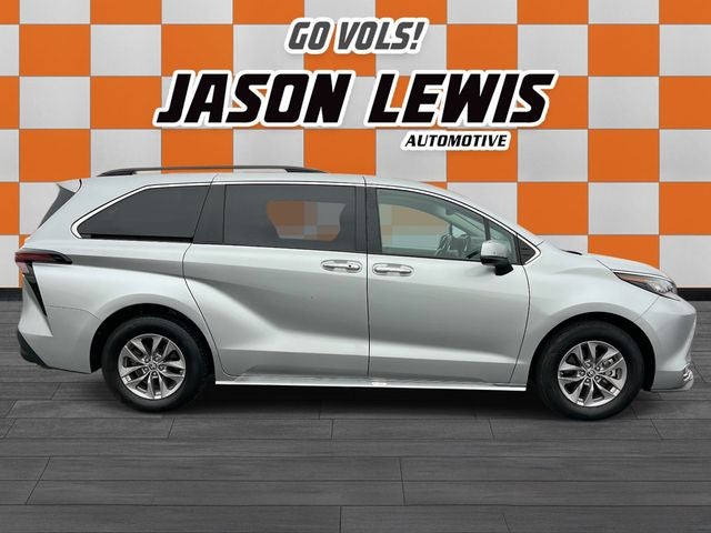 2023 Toyota Sienna XLE 8 Passenger