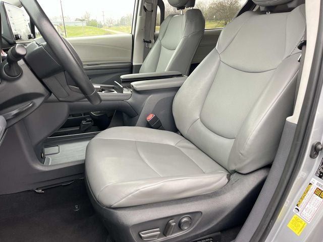 2023 Toyota Sienna XLE 8 Passenger