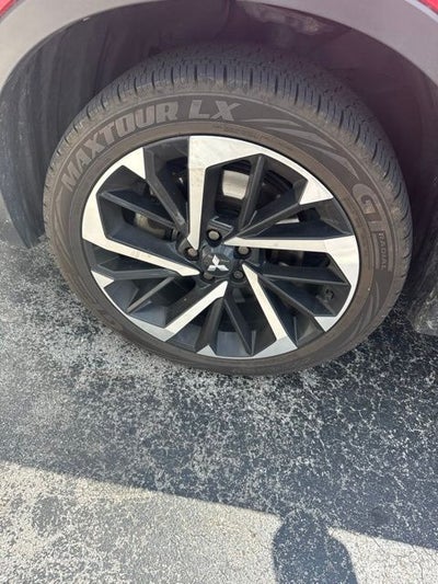 2023 Mitsubishi Outlander SE