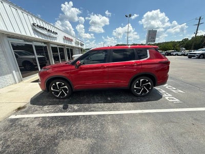 2023 Mitsubishi Outlander SE