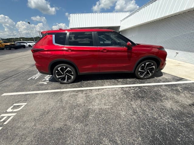 2023 Mitsubishi Outlander SE