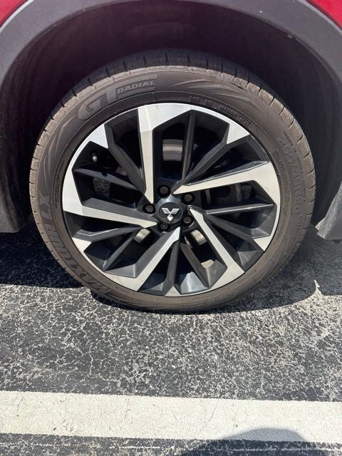 2023 Mitsubishi Outlander SE