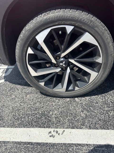 2023 Mitsubishi Outlander SE