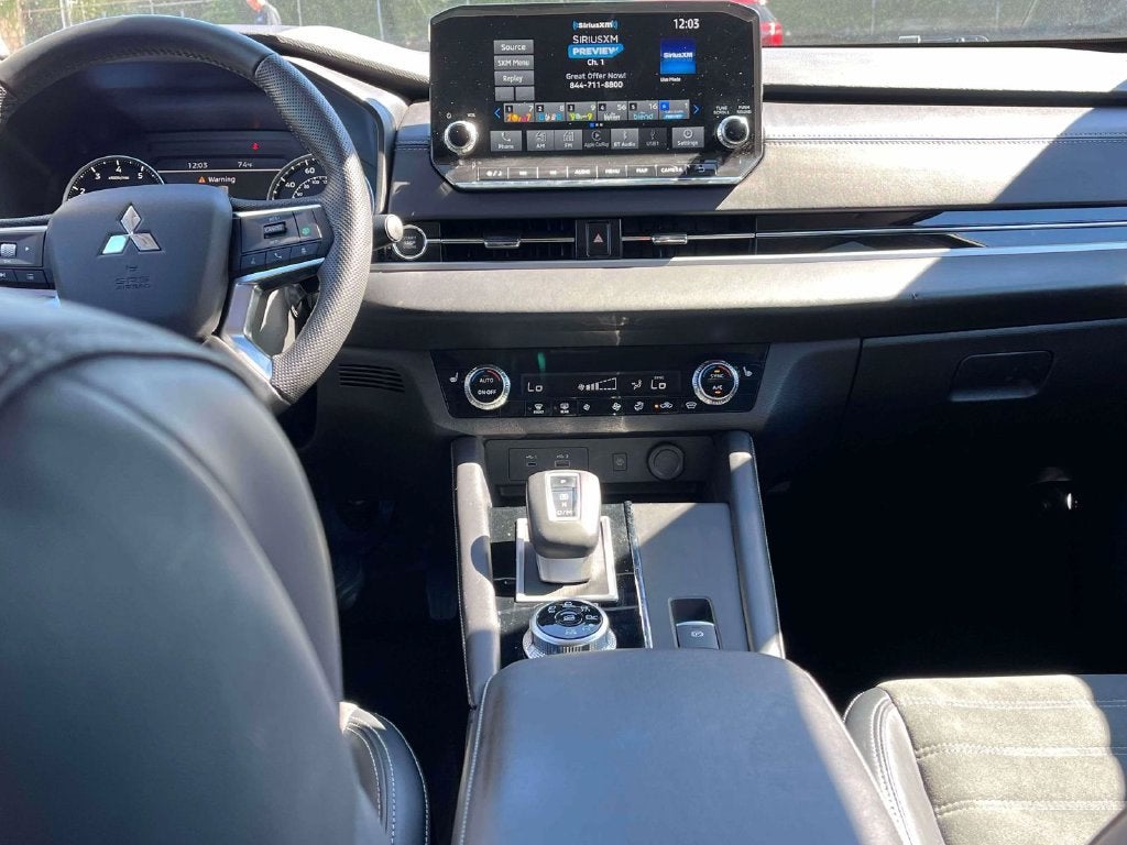 2024 Mitsubishi Outlander SE