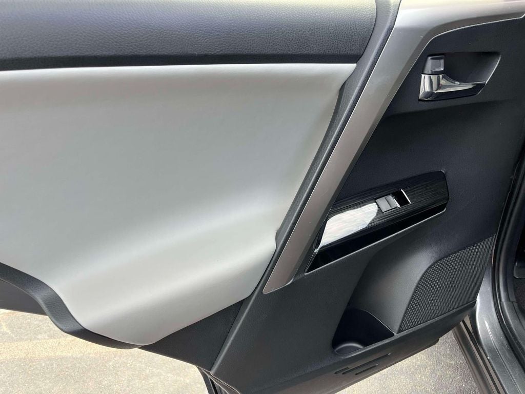 2017 Toyota RAV4 Hybrid Limited