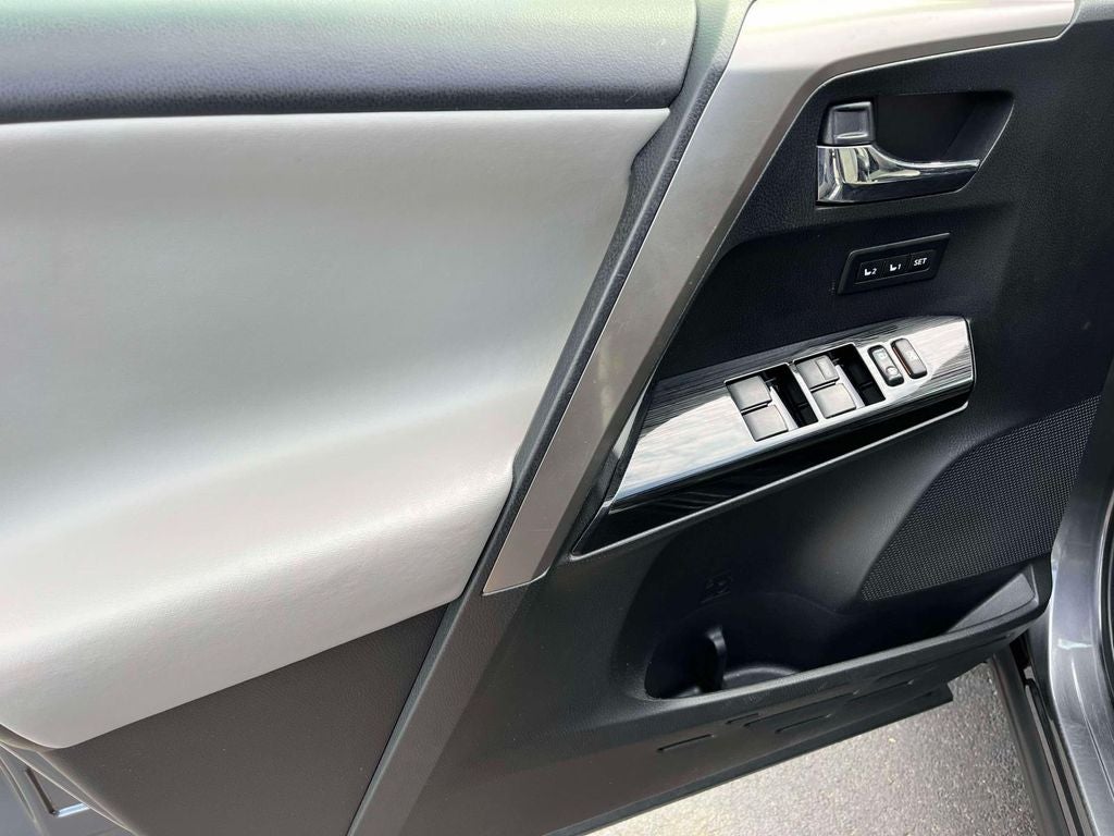 2017 Toyota RAV4 Hybrid Limited