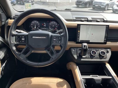 2025 Land Rover Defender 130 X-Dynamic SE