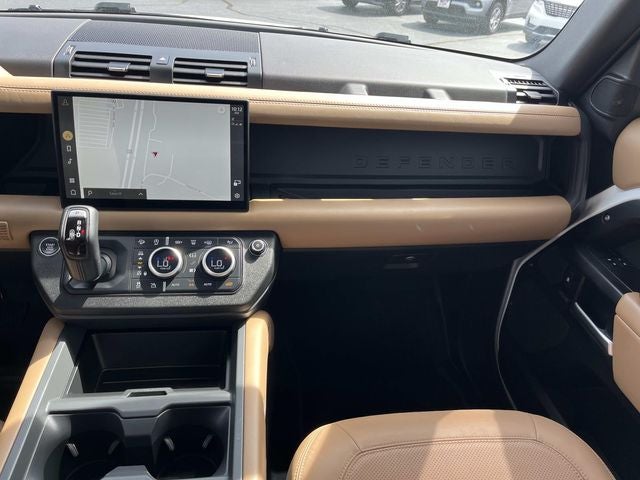 2025 Land Rover Defender 130 X-Dynamic SE