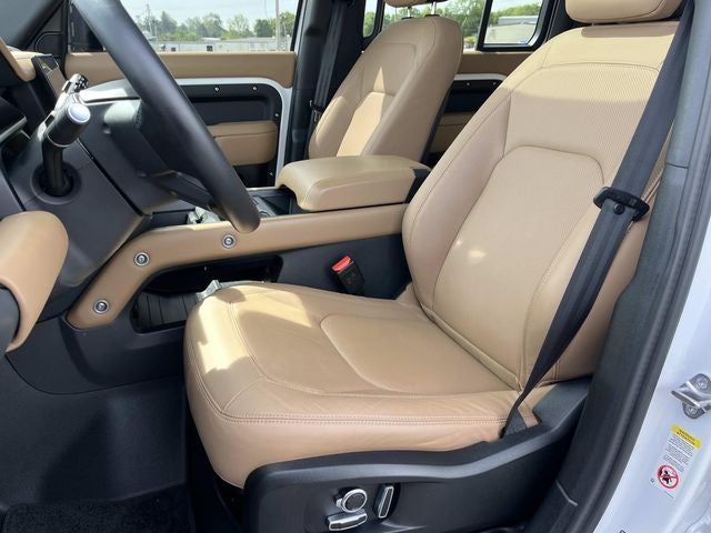2025 Land Rover Defender 130 X-Dynamic SE