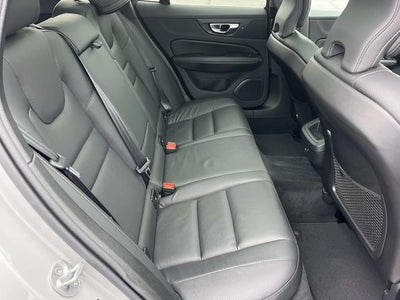 2025 Volvo V60 Cross Country B5 Plus
