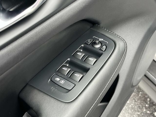 2025 Volvo V60 Cross Country B5 Plus